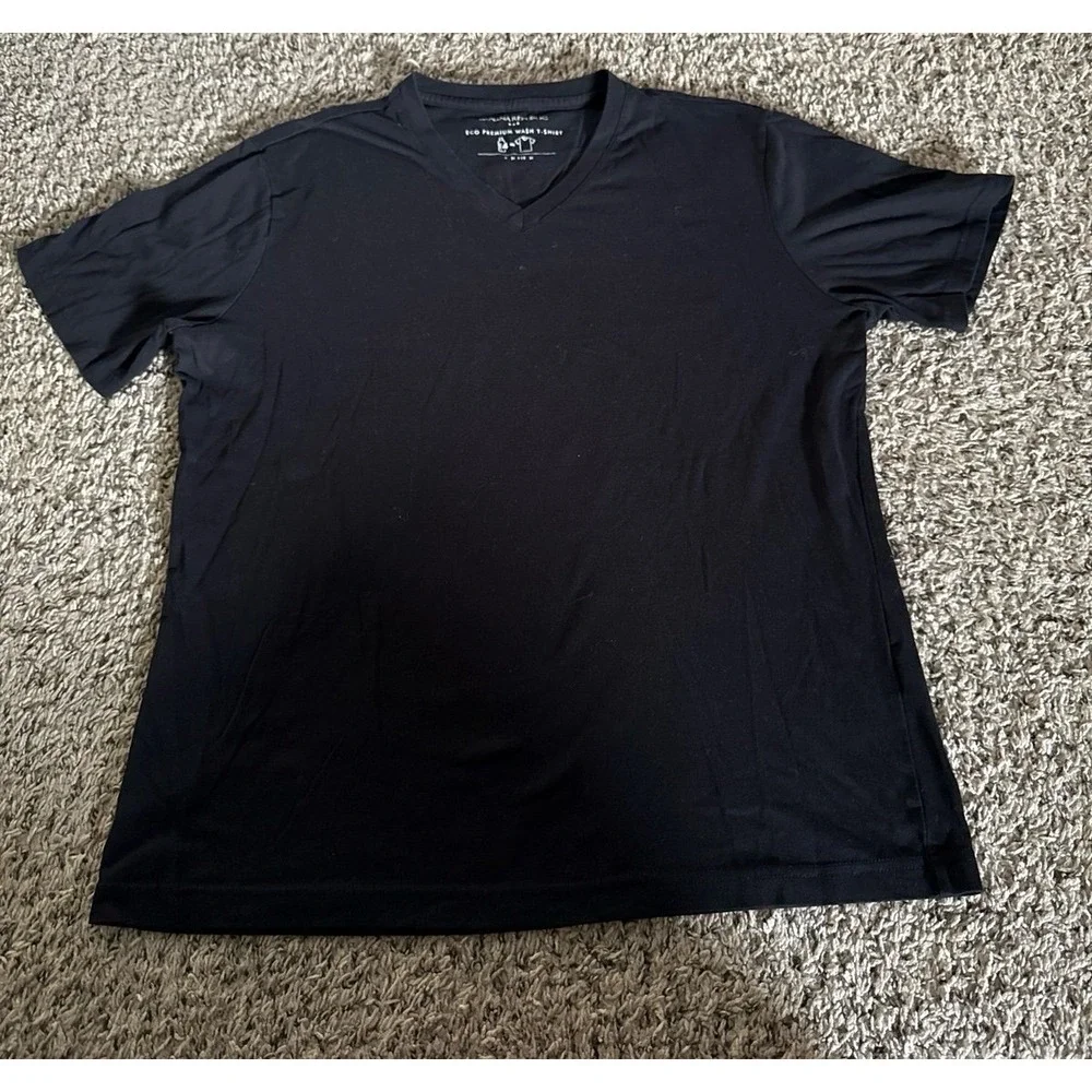Banana Republic Men's Black Eco Premium Wash V-Neck Tee Size Large